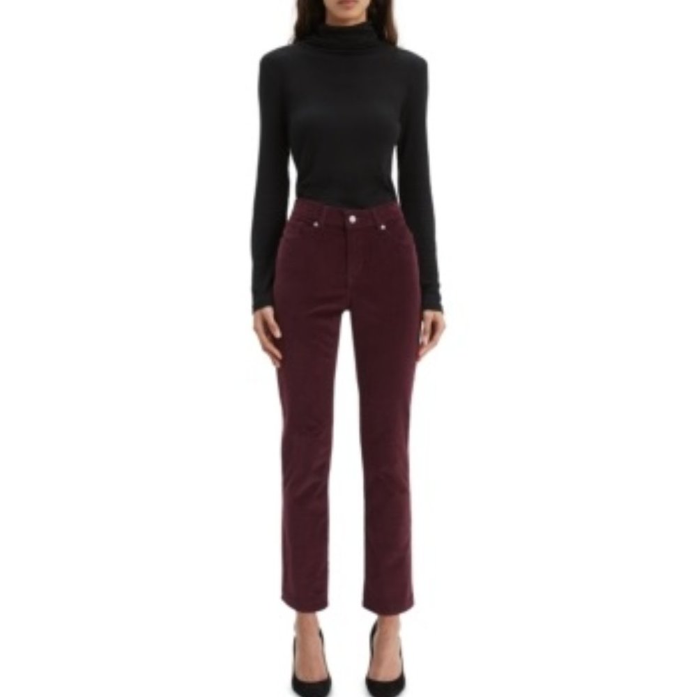 NWT Levi's Women's Classic Straight-Leg Corduroy Jeans Maroon $60 W28 L30  C0110